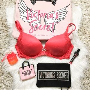 38D Victoria Secret Bra